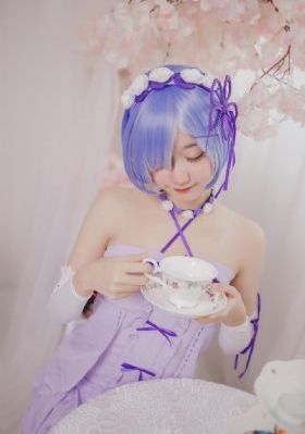 秘书裸侍跪趴等老板调教视频_BD高清迅雷在线观看